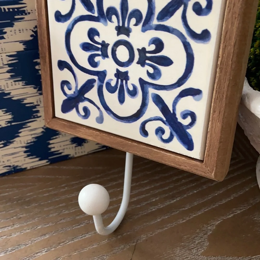 NEW! Blue & White Medallion Tile Pattern Metal & Wood Wall Hook